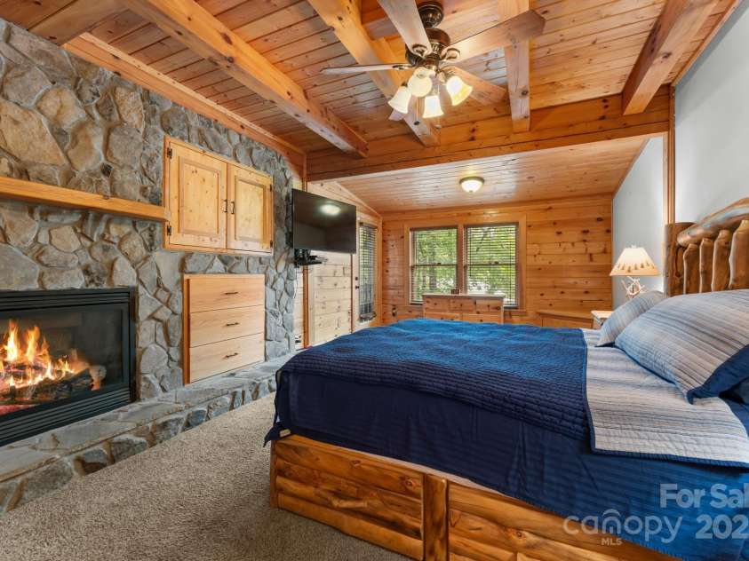 80 Slow Lane, Whittier, NC 28789.  MLS# CAR4307656, YatesRealty ID 5016. Main bedroom