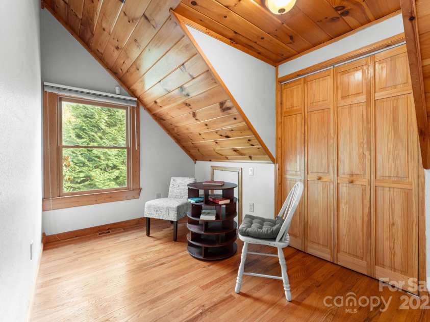 80 Slow Lane, Whittier, NC 28789.  MLS# CAR4307656, YatesRealty ID 5016. Upstairs sitting area (could be office)