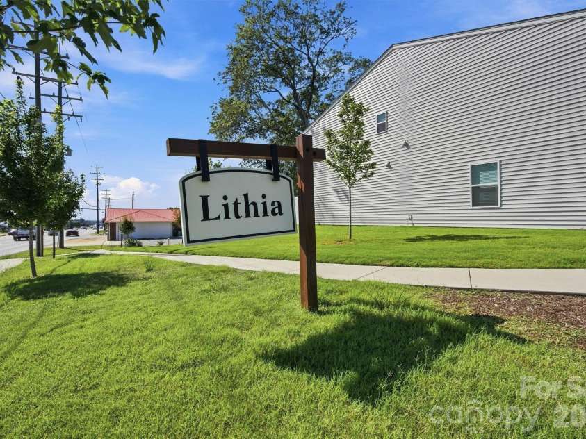 115 Villa Lane, Lincolnton, NC 28092.  MLS# CAR4421936, YatesRealty ID 50160. 