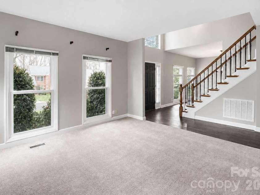 12512 Cliffcreek Drive, Huntersville, NC 28078.  MLS# CAR4422113, YatesRealty ID 50161. 