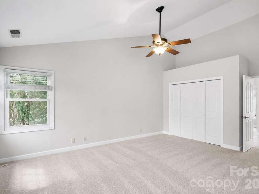 12512 Cliffcreek Drive, Huntersville, NC 28078.  MLS# CAR4422113, YatesRealty ID 50161. 