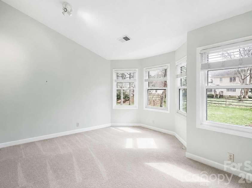 12512 Cliffcreek Drive, Huntersville, NC 28078.  MLS# CAR4422113, YatesRealty ID 50161. 