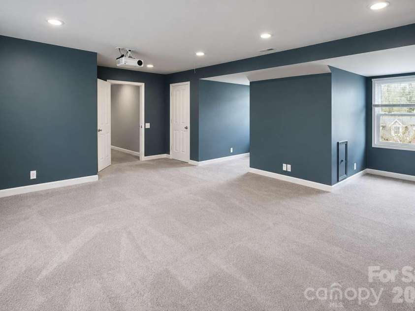 12512 Cliffcreek Drive, Huntersville, NC 28078.  MLS# CAR4422113, YatesRealty ID 50161. 