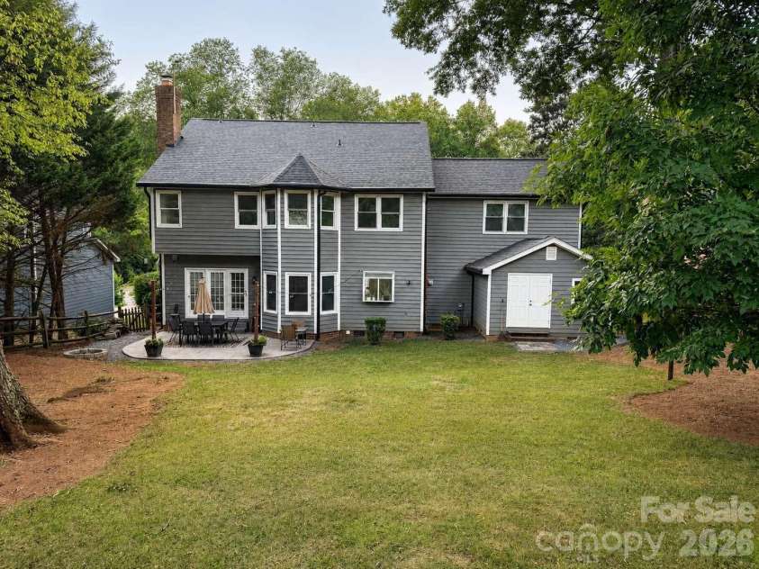 12512 Cliffcreek Drive, Huntersville, NC 28078.  MLS# CAR4422113, YatesRealty ID 50161. 