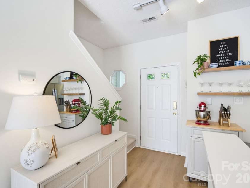 310 Ross Moore Avenue, Charlotte, NC 28205.  MLS# CAR4422149, YatesRealty ID 50162. 