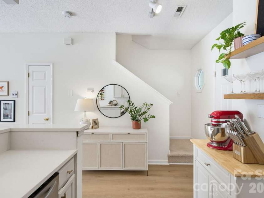 310 Ross Moore Avenue, Charlotte, NC 28205.  MLS# CAR4422149, YatesRealty ID 50162. 