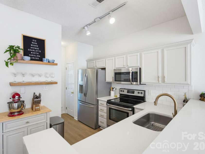 310 Ross Moore Avenue, Charlotte, NC 28205.  MLS# CAR4422149, YatesRealty ID 50162. 