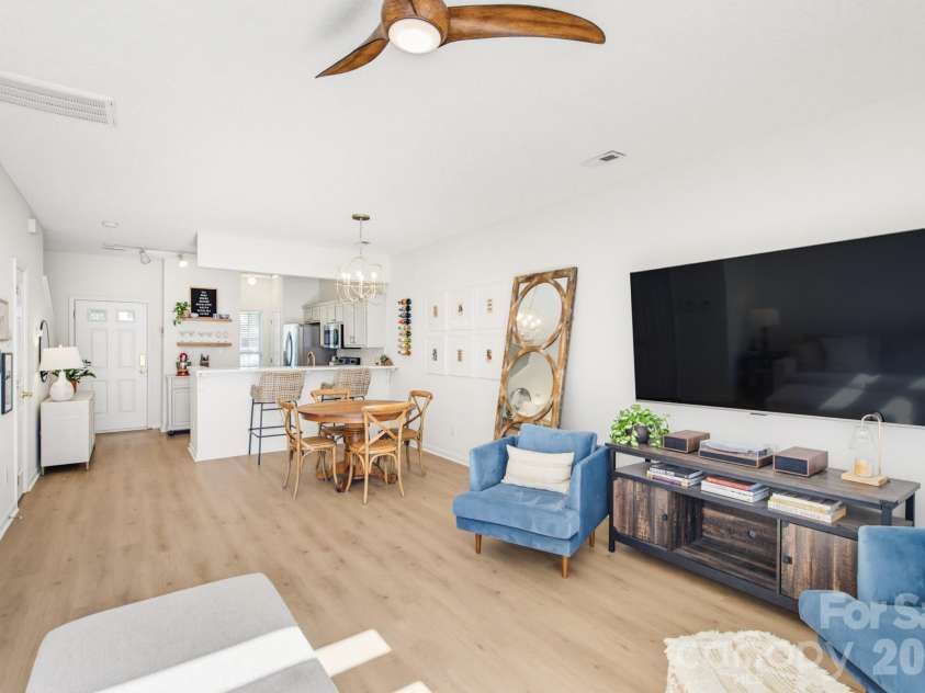 310 Ross Moore Avenue, Charlotte, NC 28205.  MLS# CAR4422149, YatesRealty ID 50162. 