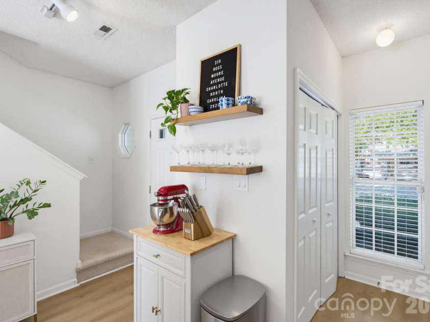 310 Ross Moore Avenue, Charlotte, NC 28205.  MLS# CAR4422149, YatesRealty ID 50162. 