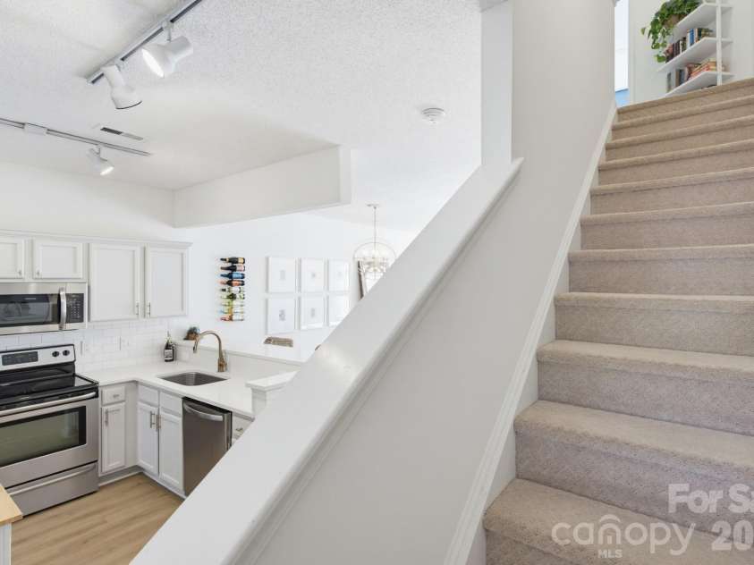 310 Ross Moore Avenue, Charlotte, NC 28205.  MLS# CAR4422149, YatesRealty ID 50162. 