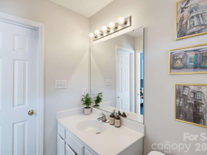310 Ross Moore Avenue, Charlotte, NC 28205.  MLS# CAR4422149, YatesRealty ID 50162. 