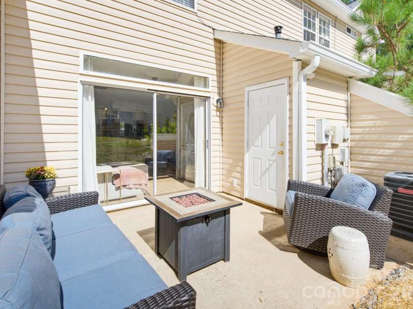 310 Ross Moore Avenue, Charlotte, NC 28205.  MLS# CAR4422149, YatesRealty ID 50162. 