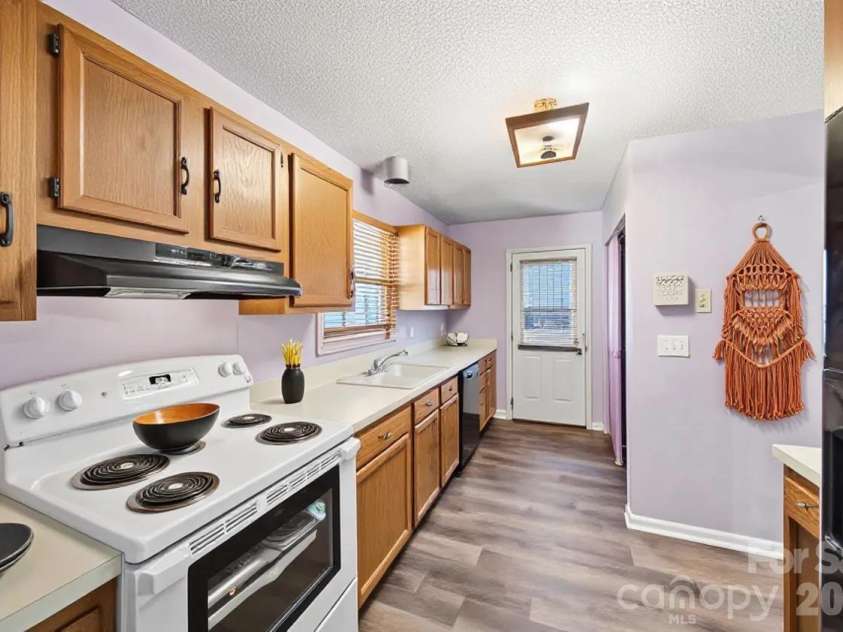 4301 Claybury Court, Charlotte, NC 28227.  MLS# CAR4422172, YatesRealty ID 50163. Kitchen (Virtual Staging only)