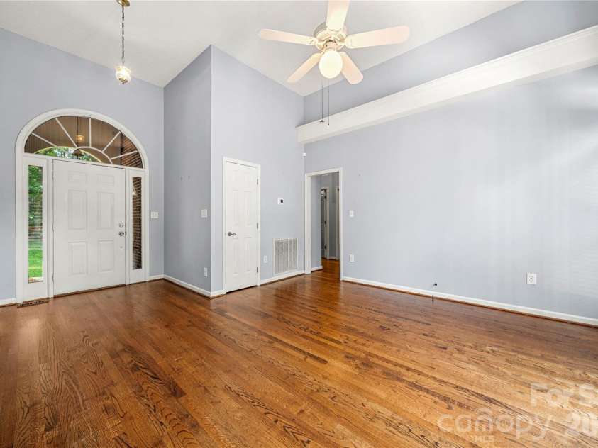 207 Hollow Road, Lincolnton, NC 28092.  MLS# CAR4422229, YatesRealty ID 50164. Entry & Living Rm