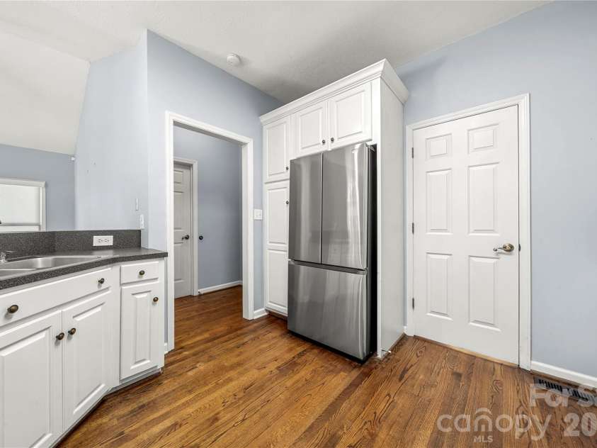 207 Hollow Road, Lincolnton, NC 28092.  MLS# CAR4422229, YatesRealty ID 50164. Kitchen