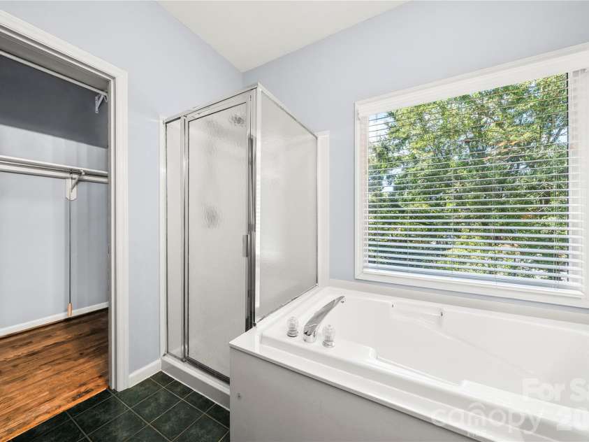 207 Hollow Road, Lincolnton, NC 28092.  MLS# CAR4422229, YatesRealty ID 50164. Primary Bath