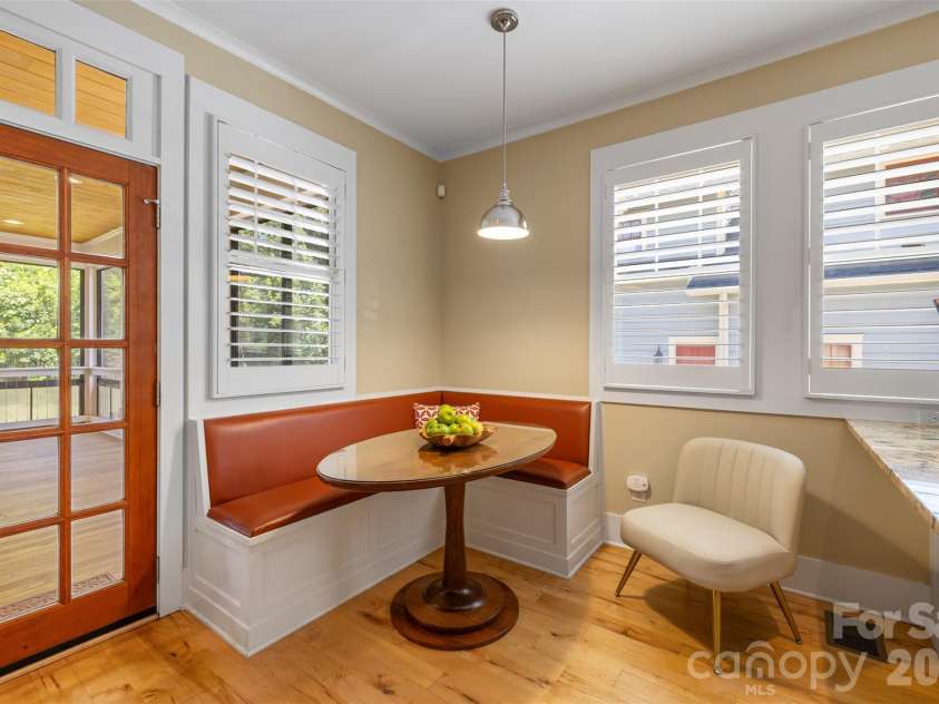 323 Rensselaer Avenue, Charlotte, NC 28203.  MLS# CAR4422248, YatesRealty ID 50166. 