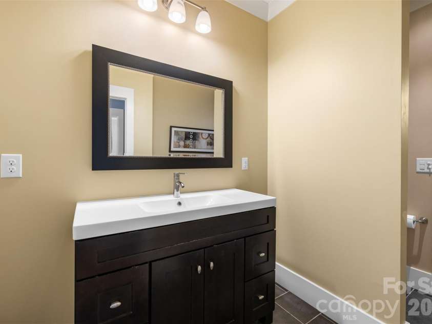 323 Rensselaer Avenue, Charlotte, NC 28203.  MLS# CAR4422248, YatesRealty ID 50166. 