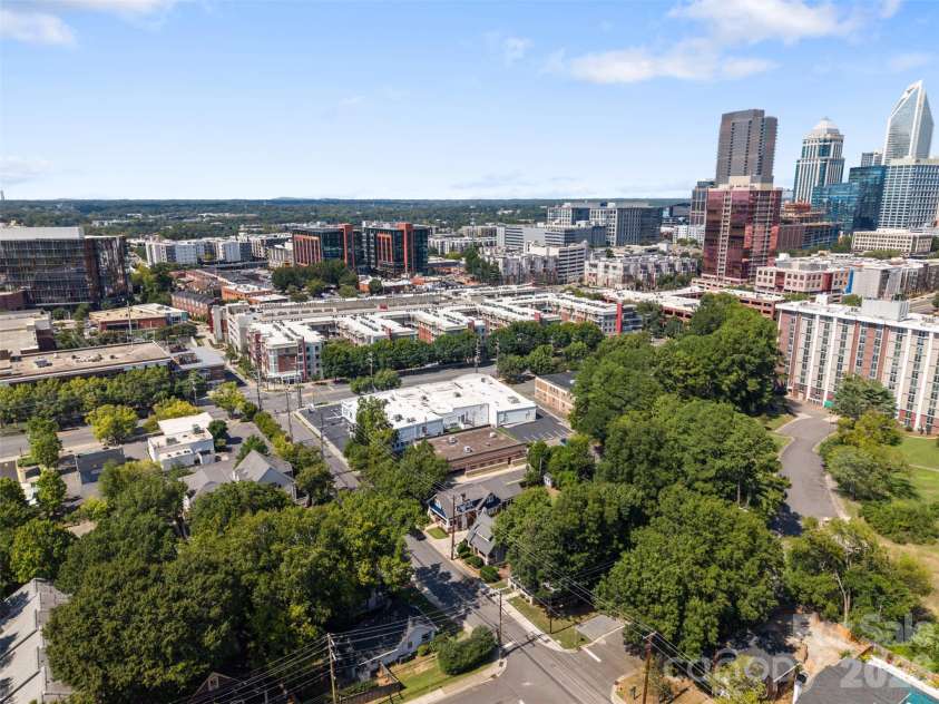 323 Rensselaer Avenue, Charlotte, NC 28203.  MLS# CAR4422248, YatesRealty ID 50166. 