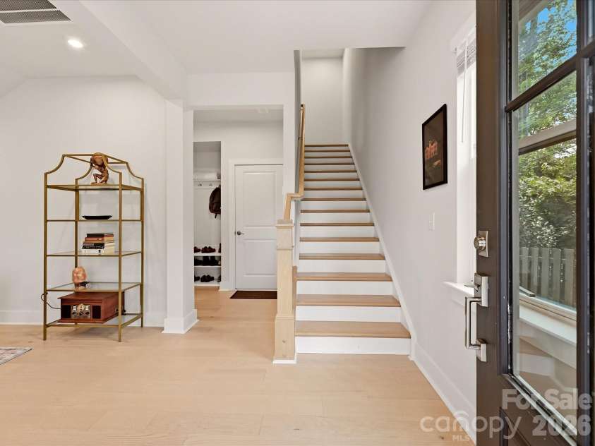 622 Woodlawn Road, Charlotte, NC 28209.  MLS# CAR4422125, YatesRealty ID 50167. 