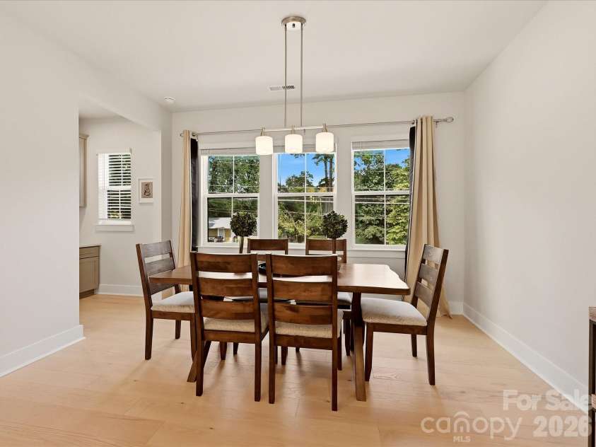 622 Woodlawn Road, Charlotte, NC 28209.  MLS# CAR4422125, YatesRealty ID 50167. 