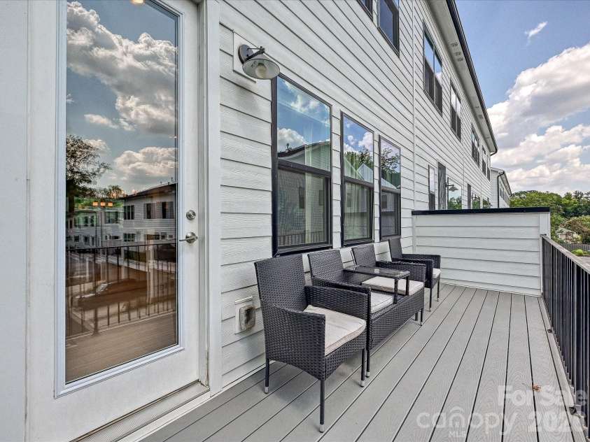622 Woodlawn Road, Charlotte, NC 28209.  MLS# CAR4422125, YatesRealty ID 50167. 