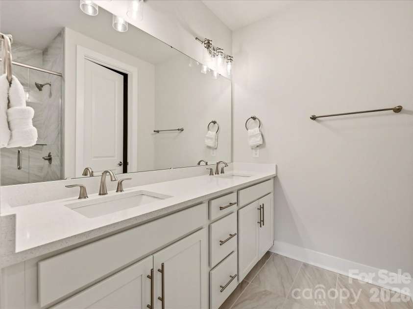 622 Woodlawn Road, Charlotte, NC 28209.  MLS# CAR4422125, YatesRealty ID 50167. 
