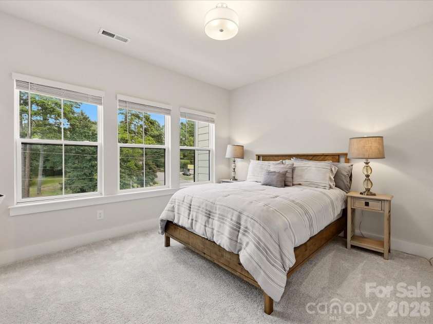 622 Woodlawn Road, Charlotte, NC 28209.  MLS# CAR4422125, YatesRealty ID 50167. 