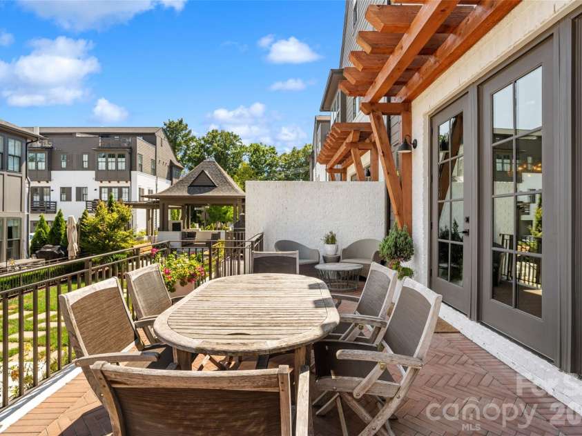 2212 Nolen Ridge Avenue, Charlotte, NC 28209.  MLS# CAR4422162, YatesRealty ID 50169. 
