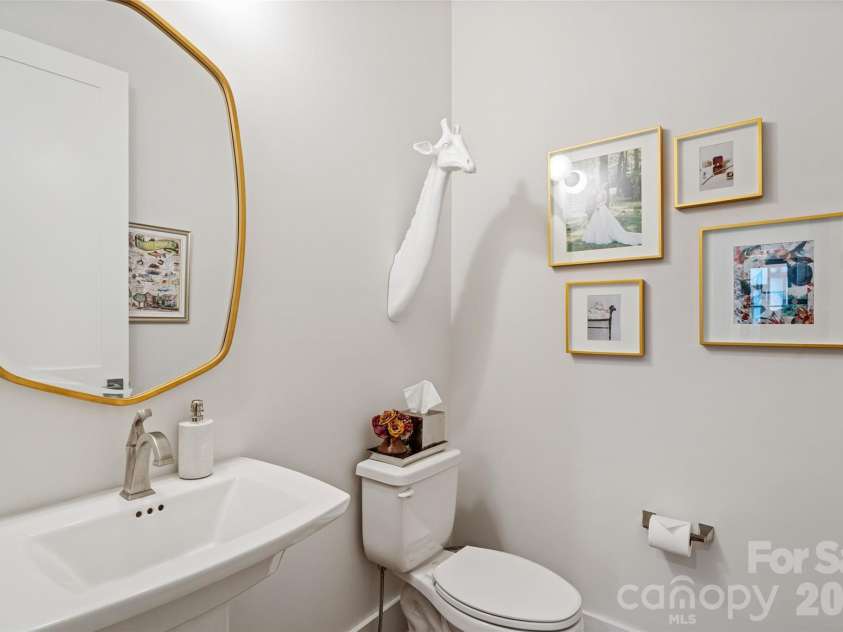 2212 Nolen Ridge Avenue, Charlotte, NC 28209.  MLS# CAR4422162, YatesRealty ID 50169. 