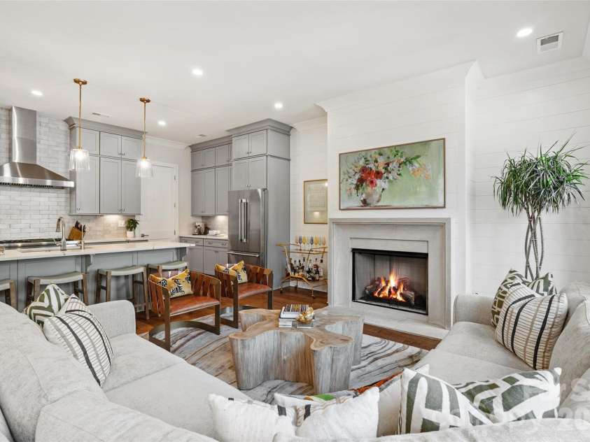 2212 Nolen Ridge Avenue, Charlotte, NC 28209.  MLS# CAR4422162, YatesRealty ID 50169. 
