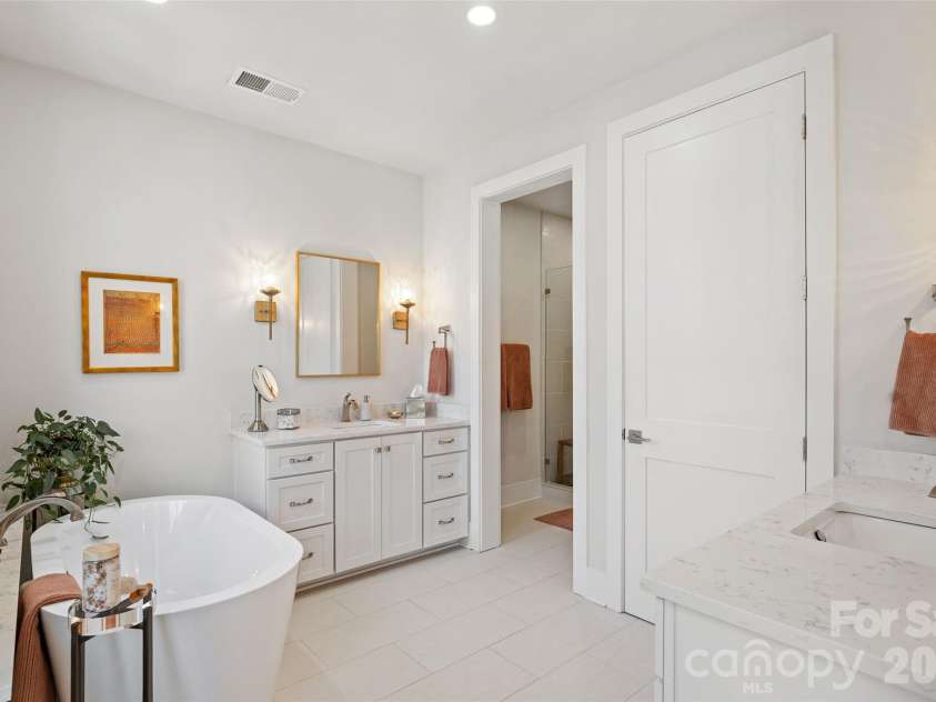 2212 Nolen Ridge Avenue, Charlotte, NC 28209.  MLS# CAR4422162, YatesRealty ID 50169. 