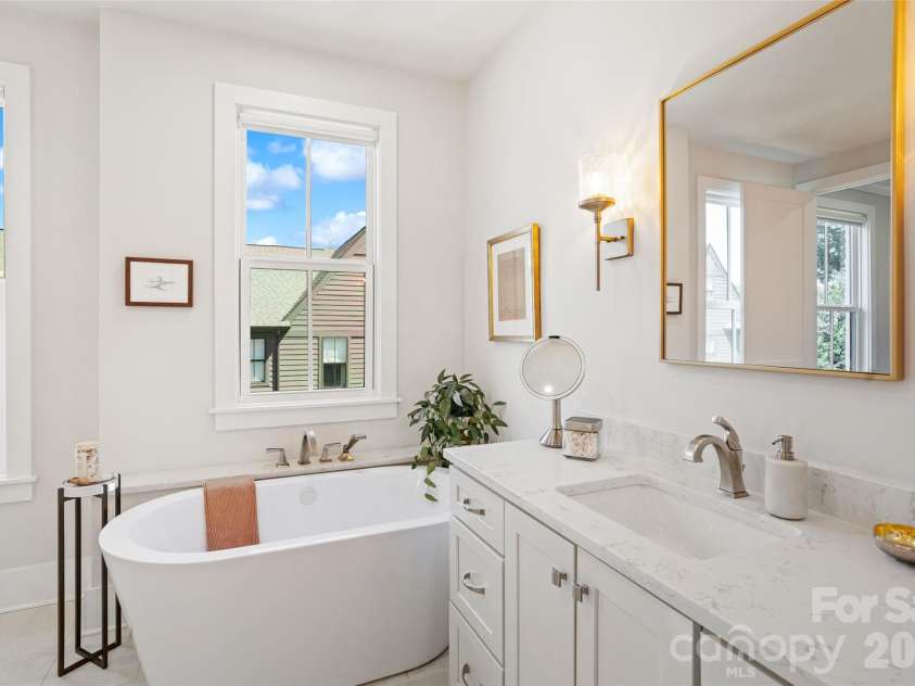 2212 Nolen Ridge Avenue, Charlotte, NC 28209.  MLS# CAR4422162, YatesRealty ID 50169. 