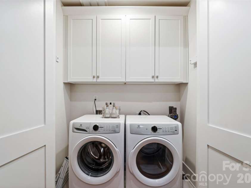 2212 Nolen Ridge Avenue, Charlotte, NC 28209.  MLS# CAR4422162, YatesRealty ID 50169. 
