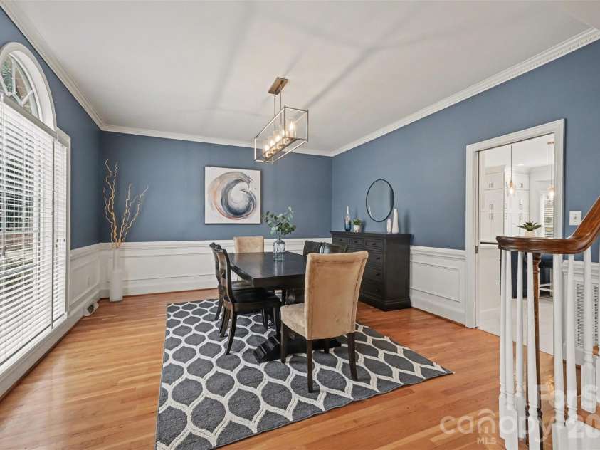 1015 Chelsea Place, Matthews, NC 28105.  MLS# CAR4350988, YatesRealty ID 5017. 
