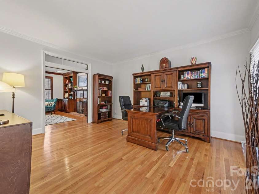 1015 Chelsea Place, Matthews, NC 28105.  MLS# CAR4350988, YatesRealty ID 5017. 