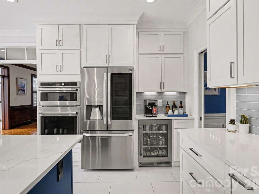 1015 Chelsea Place, Matthews, NC 28105.  MLS# CAR4350988, YatesRealty ID 5017. 