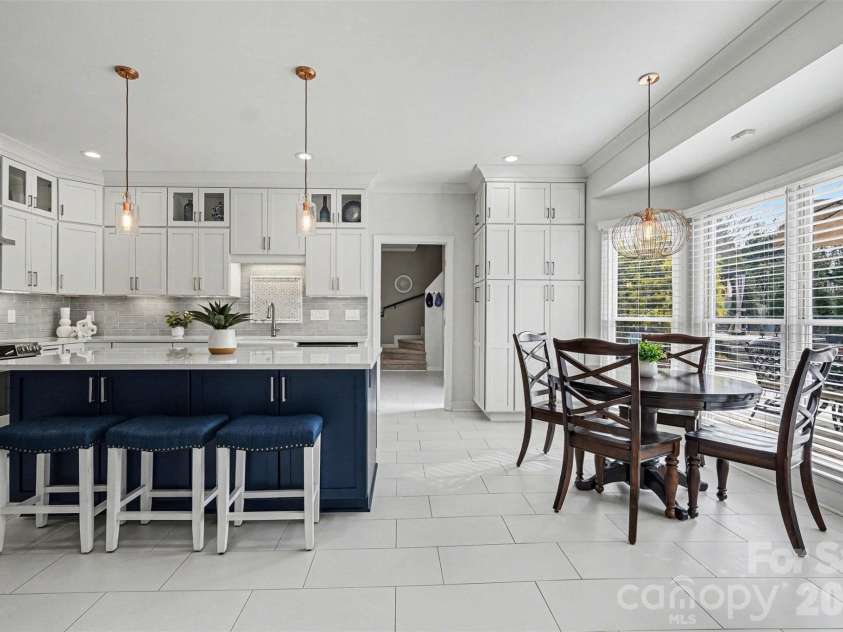 1015 Chelsea Place, Matthews, NC 28105.  MLS# CAR4350988, YatesRealty ID 5017. 