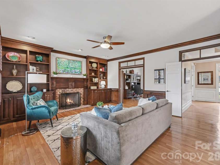 1015 Chelsea Place, Matthews, NC 28105.  MLS# CAR4350988, YatesRealty ID 5017. 