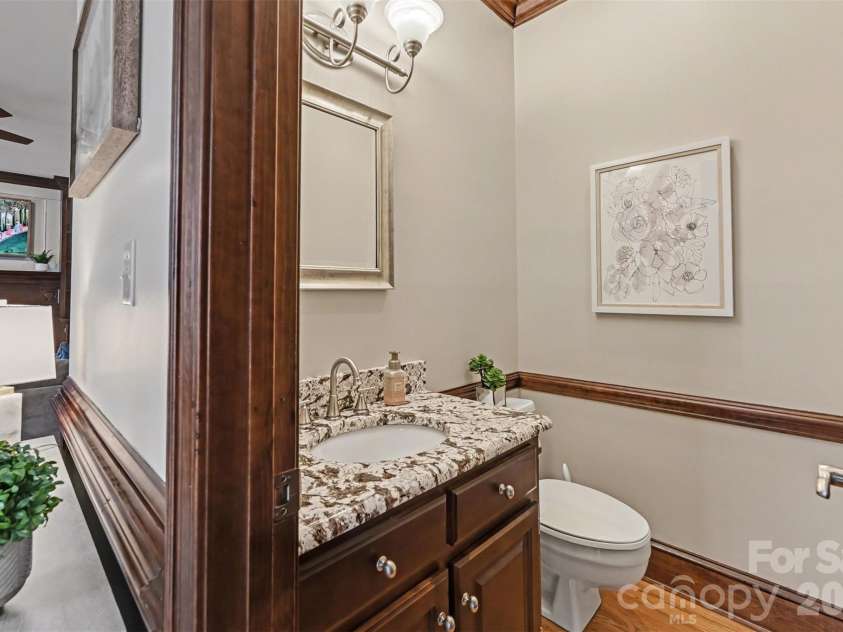 1015 Chelsea Place, Matthews, NC 28105.  MLS# CAR4350988, YatesRealty ID 5017. 