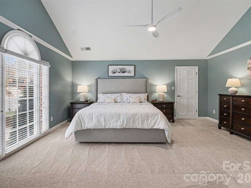 1015 Chelsea Place, Matthews, NC 28105.  MLS# CAR4350988, YatesRealty ID 5017. 