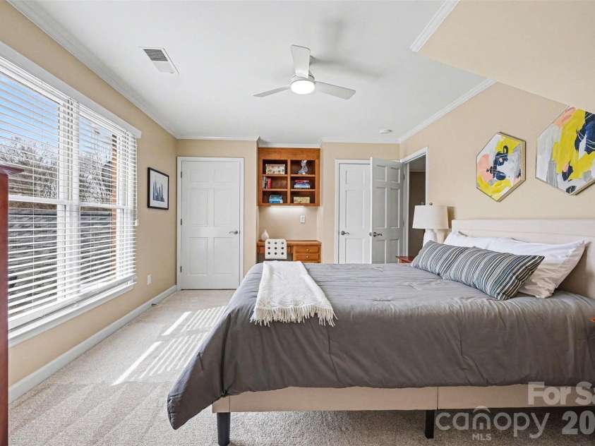 1015 Chelsea Place, Matthews, NC 28105.  MLS# CAR4350988, YatesRealty ID 5017. 