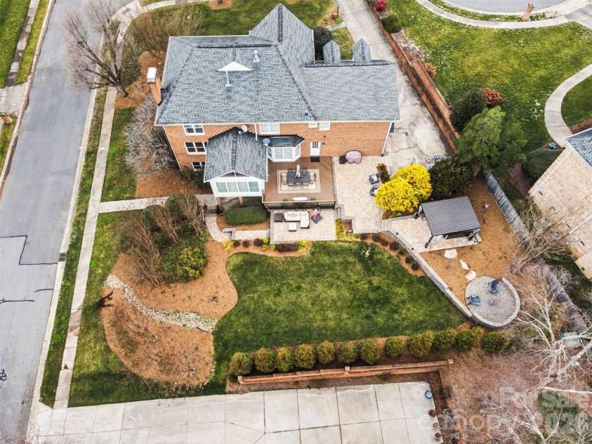 1015 Chelsea Place, Matthews, NC 28105.  MLS# CAR4350988, YatesRealty ID 5017. 