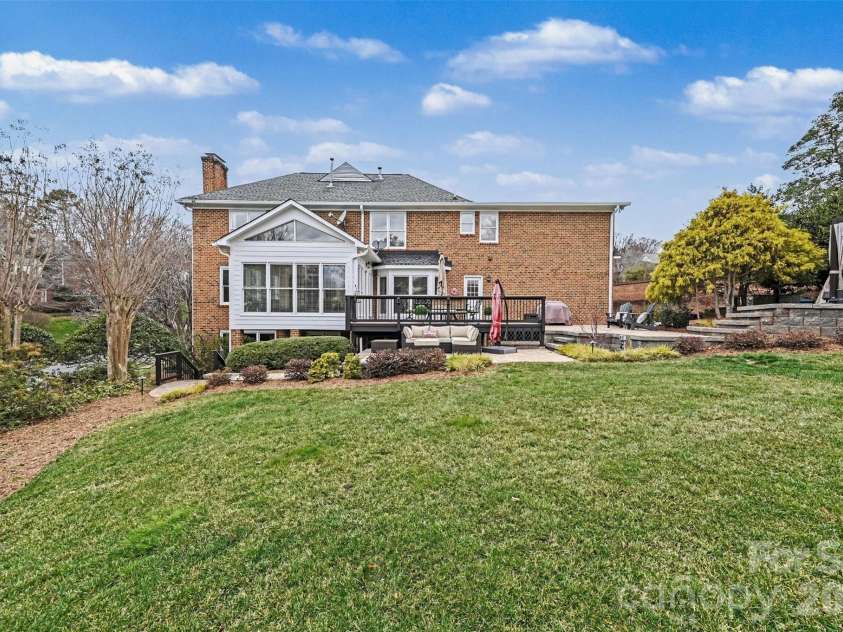 1015 Chelsea Place, Matthews, NC 28105.  MLS# CAR4350988, YatesRealty ID 5017. 