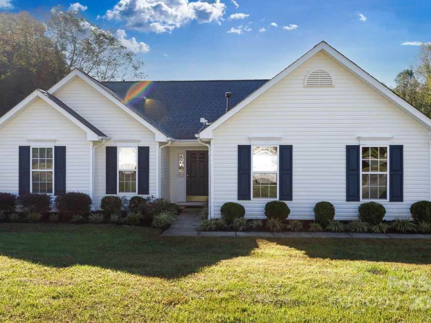 611 Chase Brook Drive, Rock Hill, SC 29732.  MLS# CAR4239289, YatesRealty ID 5017. 