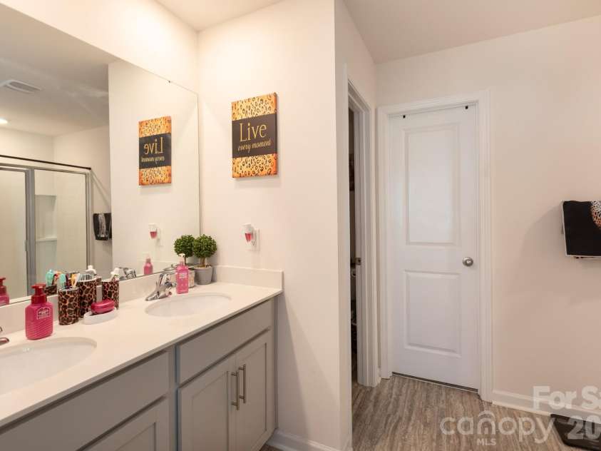 1353 Melon Colony Avenue, Concord, NC 28027.  MLS# CAR4422273, YatesRealty ID 50170. Master Bathroom