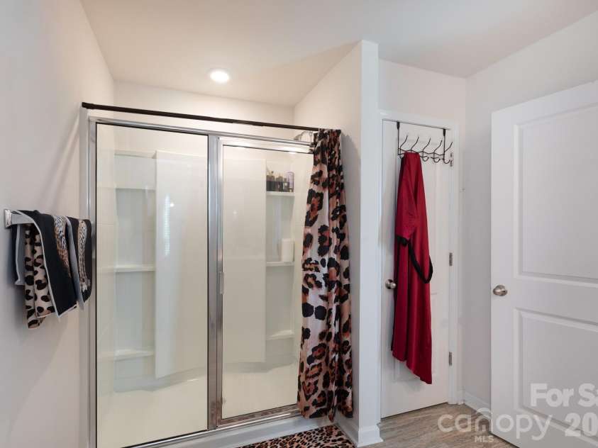 1353 Melon Colony Avenue, Concord, NC 28027.  MLS# CAR4422273, YatesRealty ID 50170. Master Bathroom View 2