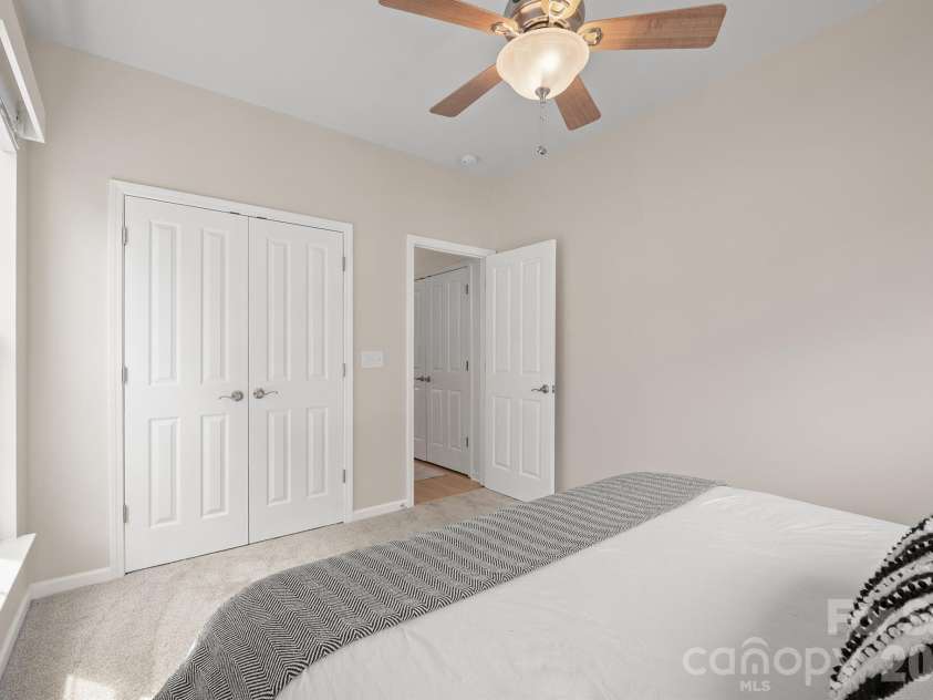14525 Holly Springs Drive, Huntersville, NC 28078.  MLS# CAR4421540, YatesRealty ID 50173. Bed 3