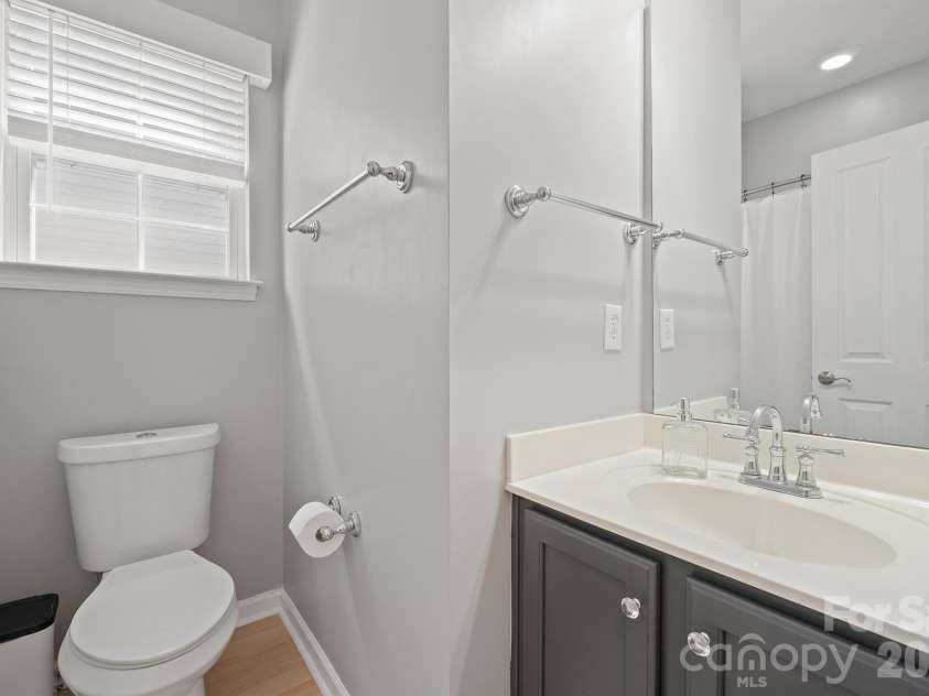 14525 Holly Springs Drive, Huntersville, NC 28078.  MLS# CAR4421540, YatesRealty ID 50173. Full bath on main