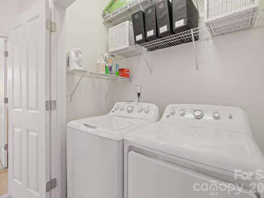14525 Holly Springs Drive, Huntersville, NC 28078.  MLS# CAR4421540, YatesRealty ID 50173. Laundry on main